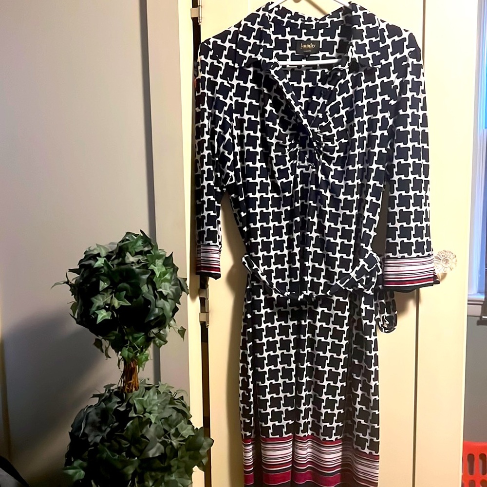 Laundry Shelli Segal Geometric Flattering Dress EUC
